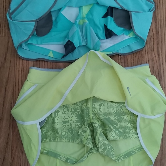 Nike shorts only the blue one left - Picture 3 of 10